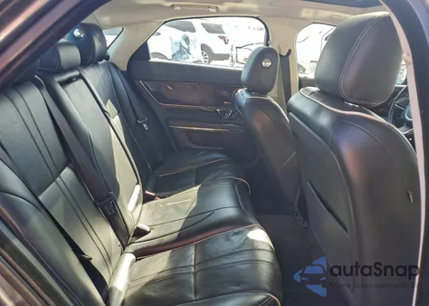 2016 Jaguar Xj z USA, uszkodzony, nr VIN SAJWA1C74G8V96443